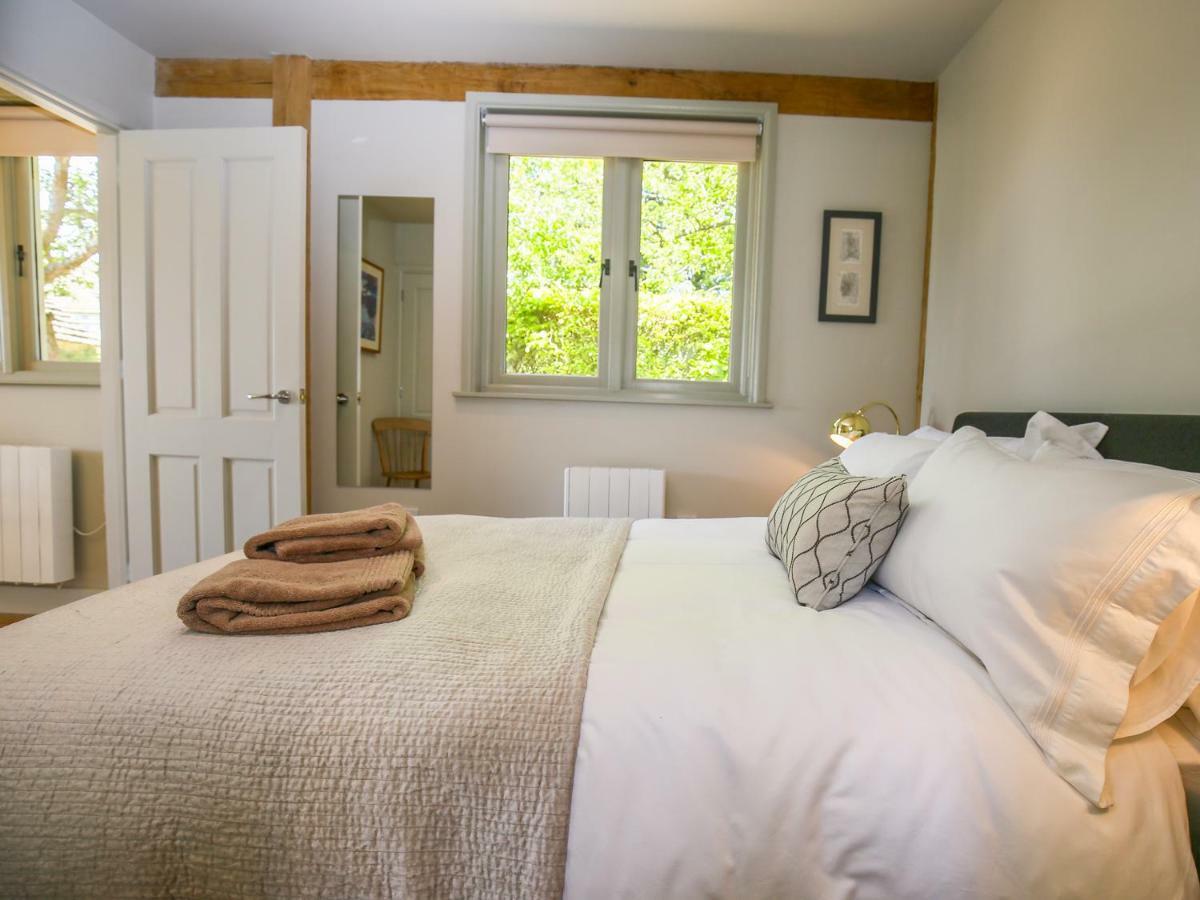 The Lodge At Mortons Malmesbury Extérieur photo