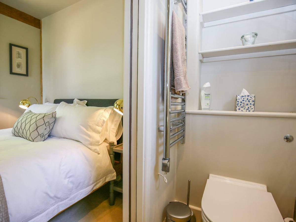 The Lodge At Mortons Malmesbury Extérieur photo