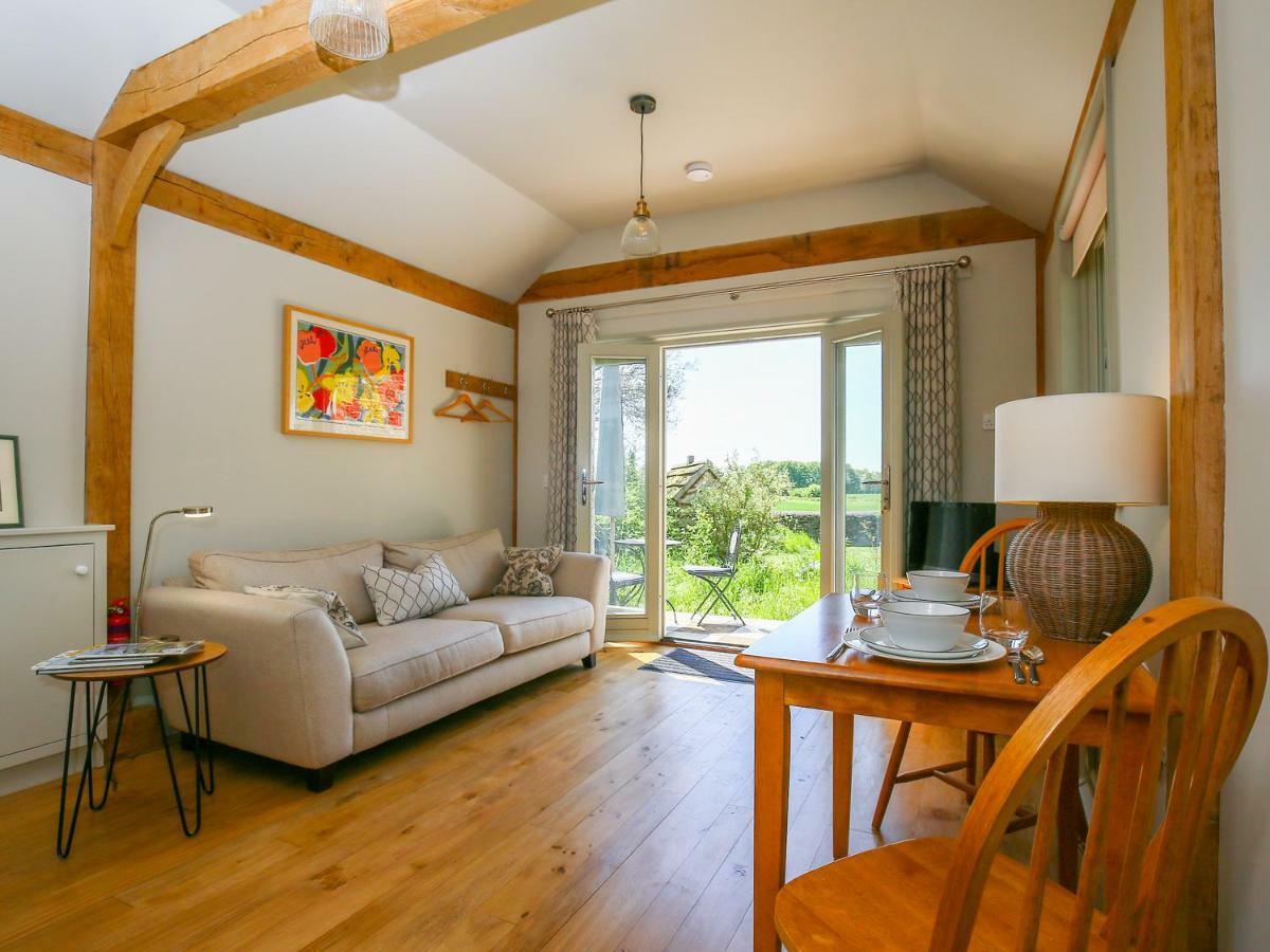 The Lodge At Mortons Malmesbury Extérieur photo