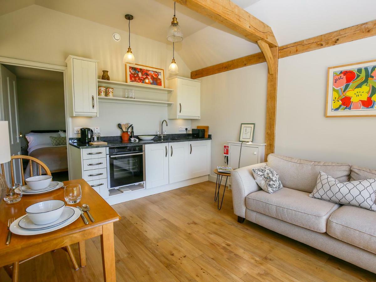 The Lodge At Mortons Malmesbury Extérieur photo